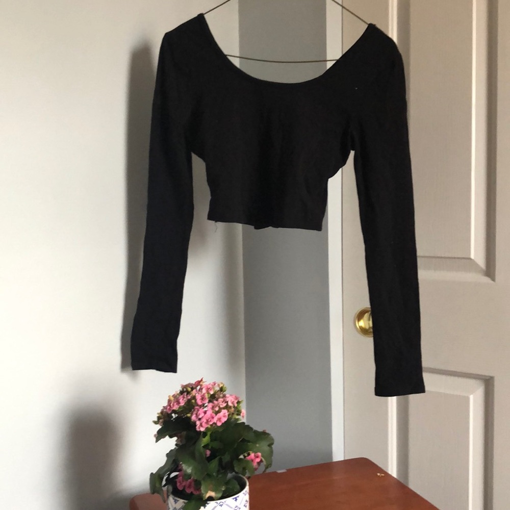 Bozzolo// black long sleeve crop